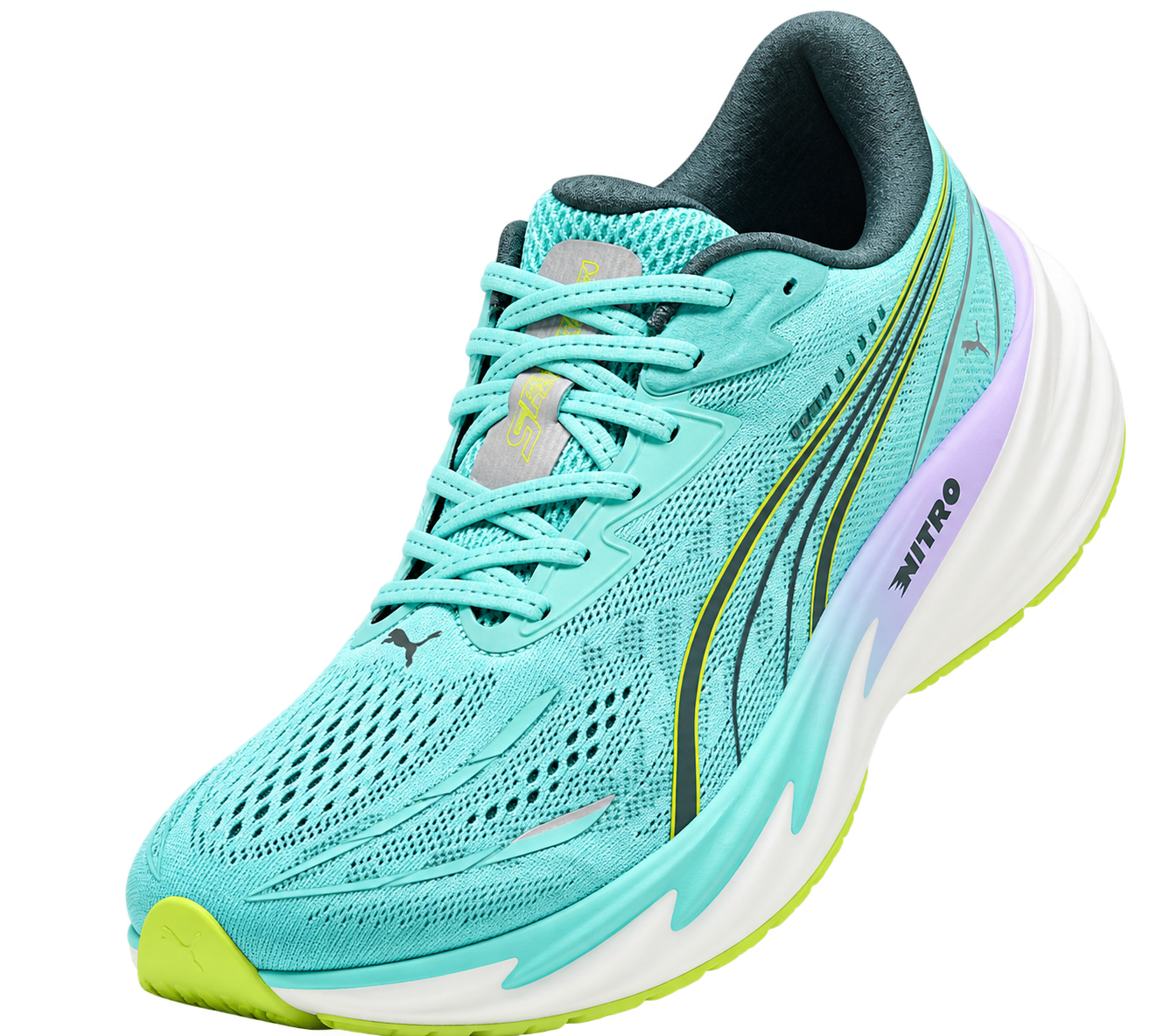 ターコイズ色のPUMAシューズの商品写真